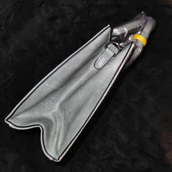 New Light Green Wrangler Tote Crossbody Purse | Croc Texture | Size Medium - Picture 5 of 11